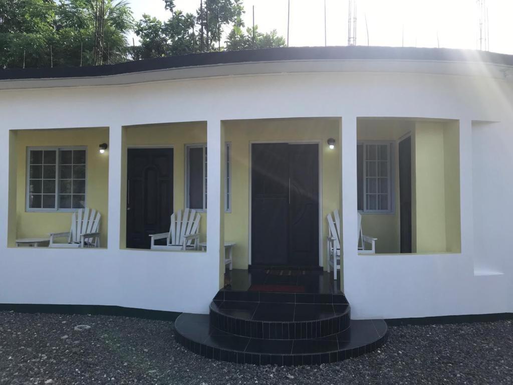 Centrally Located Room - 5 Port Antonio Buitenkant foto